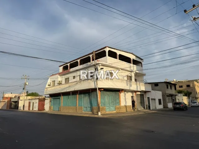 En Venta Edificio Calle Garces, Centro, Punto Fijo, Carirubana, Falcón, 4102, VEN, Punto Fijo, Carirubana, Falcón, VEN - Foto 1