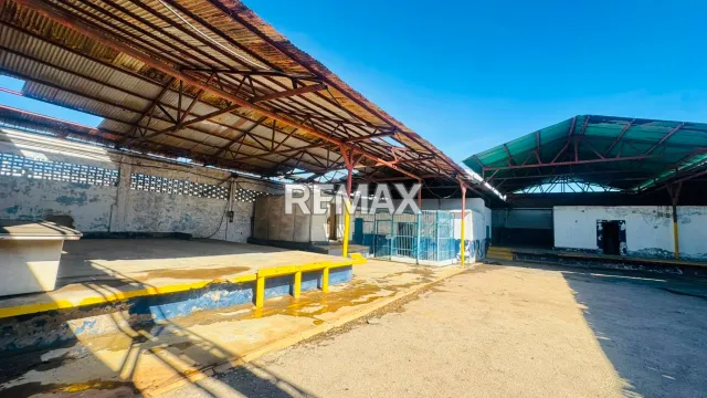 En Venta Local Industrial y Galpón Centro, Punto Fijo, Carirubana, Falcón, VEN - Foto 1