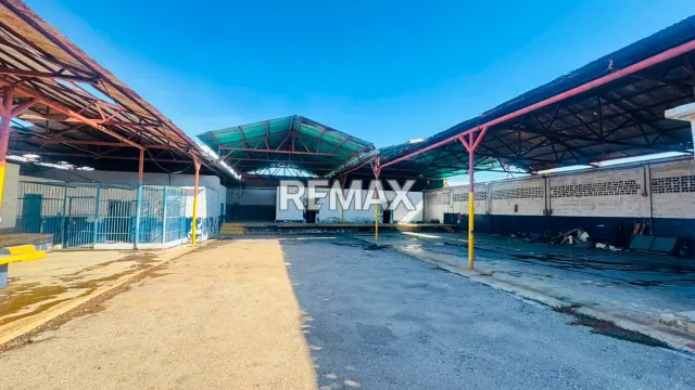 En Venta Local Industrial y Galpón Centro, Punto Fijo, Carirubana, Falcón, VEN - Foto 2