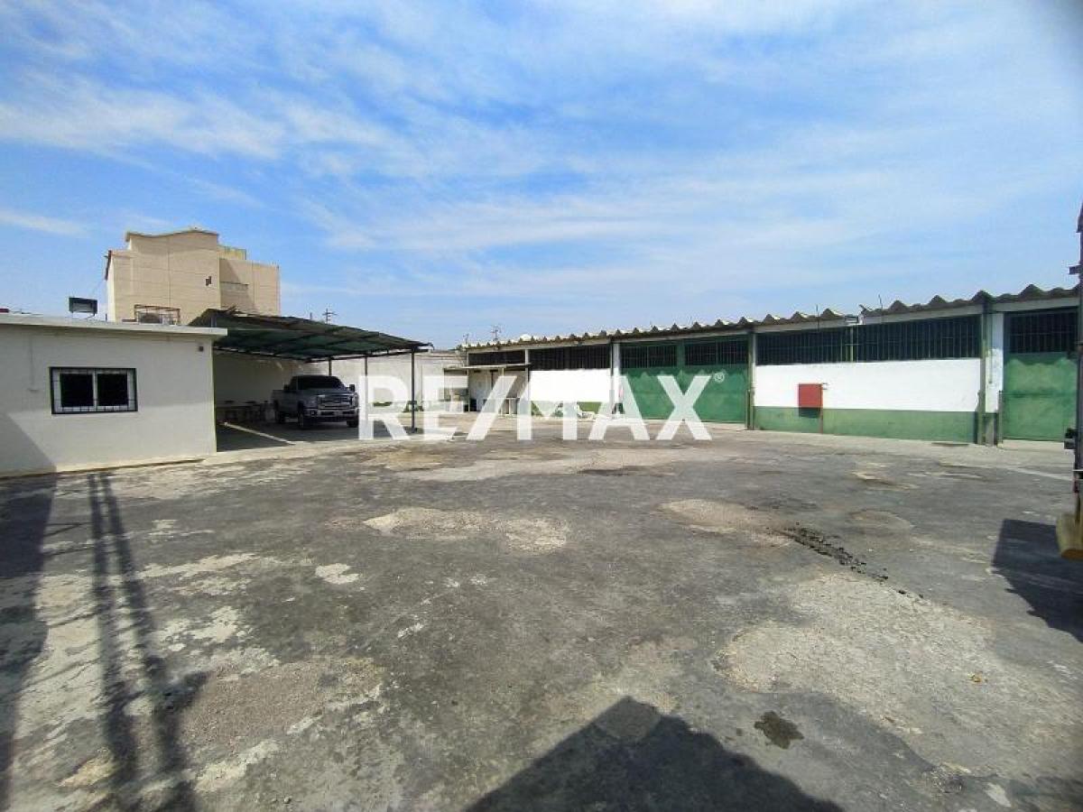 En Venta Local Industrial y Galpón Av. Jacinto Lara, Punto Fijo, Carirubana, Falcón, VEN - Foto 1