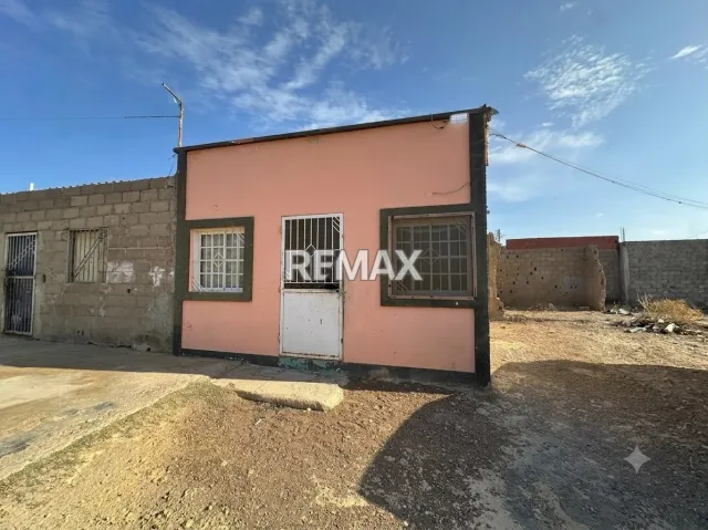 En Venta Casa o TownHouse Sector Universitario, Punto Fijo, Carirubana, Falcón, VEN - Foto 1