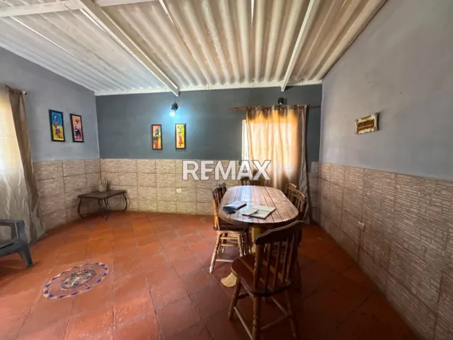 En Venta Casa o TownHouse calle el estadio de frente al estadio parroquia adicora, Adícora, Falcón, VEN - Foto 3