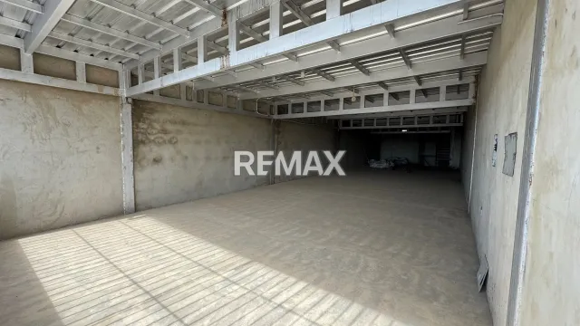 En Venta Local Comercial avenida bolivar entre calle democracia y primero de mayo, Punto Fijo, Carirubana, Falcón, VEN - Foto 11
