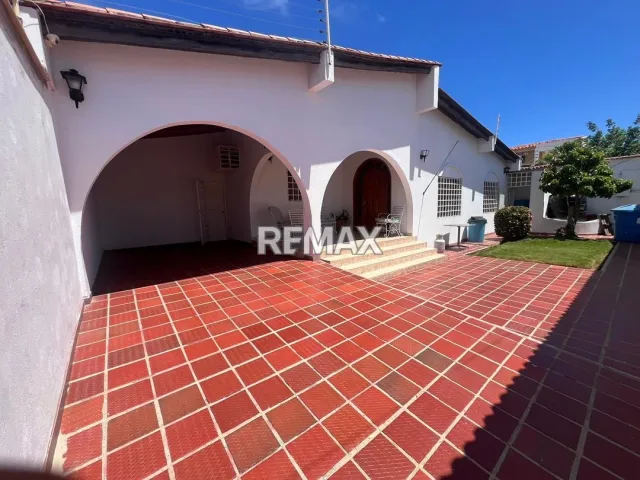 En Venta Casa o TownHouse Santa Irene, Punto Fijo, Carirubana, Falcón, VEN - Foto 2