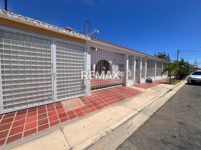 En Venta Casa o TownHouse Santa Irene, Punto Fijo, Carirubana, Falcón, VEN - Foto 3