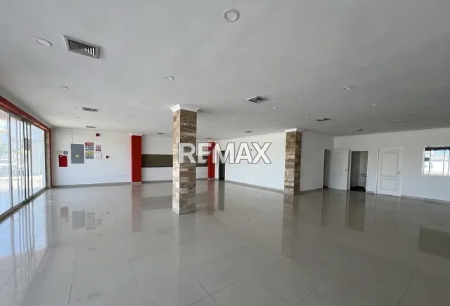 En Alquiler Local Comercial Urb Santa Irene Av Girardot, Punto Fijo, Carirubana, Falcón, VEN - Foto 1