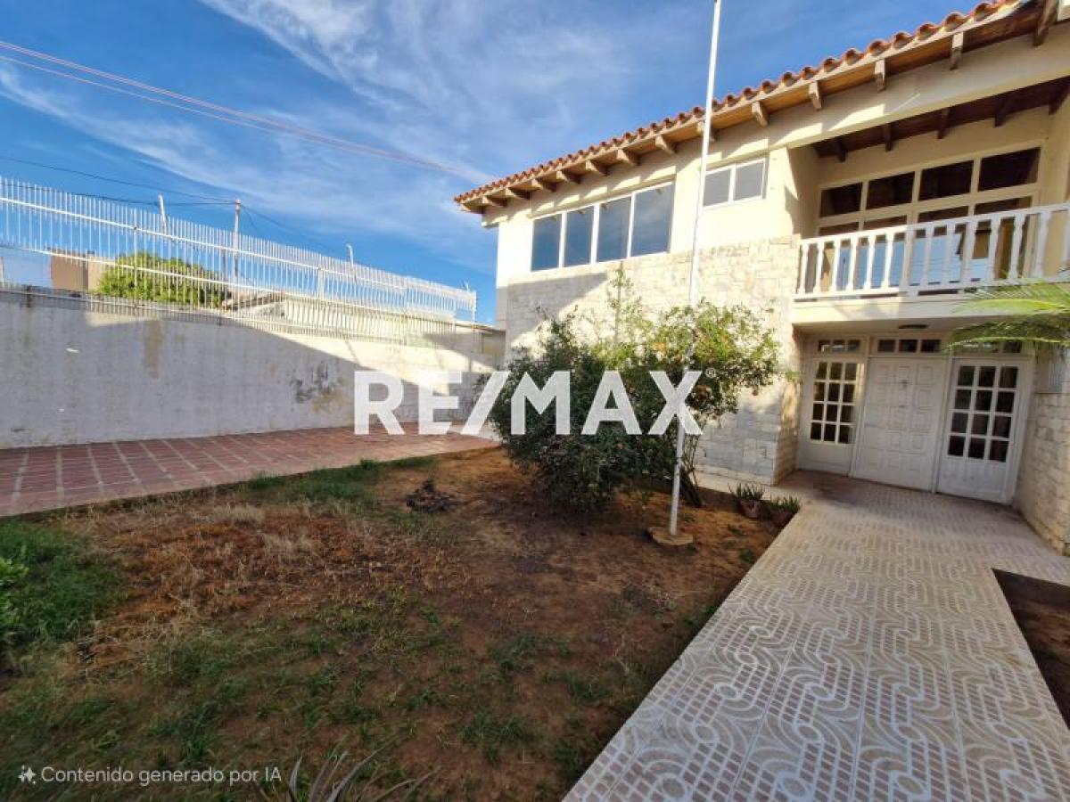 En Venta Casa o TownHouse Avenida Ollarvides, Sector Puerta Maraven., Punto Fijo, Carirubana, Falcón, VEN - Foto 3