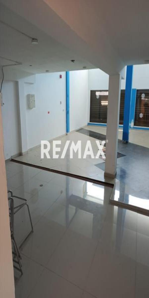 En Alquiler Local Comercial Av Ollarvides, Puerta Maraven, Punto Fijo, Carirubana, Falcón, VEN - Foto 4