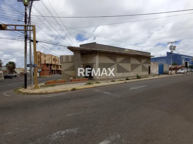 En Alquiler Local Comercial Av. Coro, Urbanización Santa Irene, Punto Fijo, Carirubana, Falcón, VEN - Foto 9