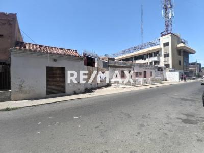 Galpón y Terreno  en Venta, Calle Arismendi, Centro de Punto Fijo.