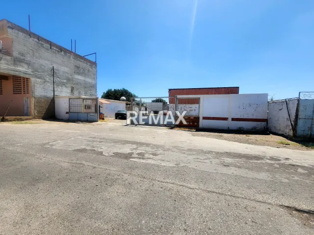VENTA TERRENO CON GALPON - Foto 1