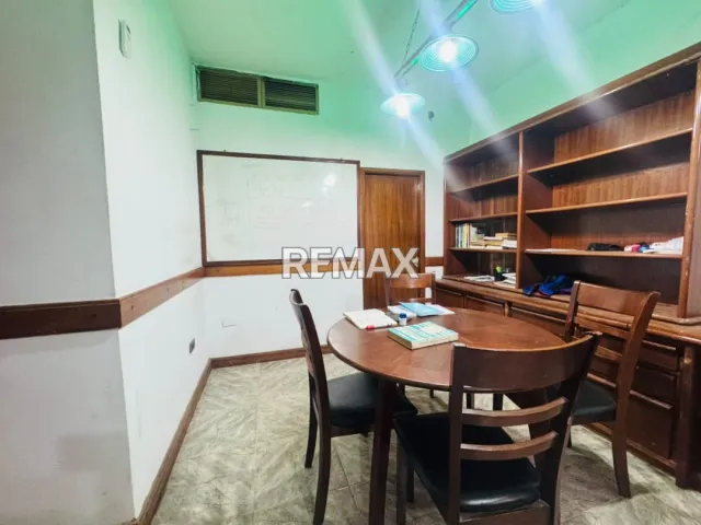 En Venta Edificio Comercial y Empresarial en Venta, Maraven. - Foto 7