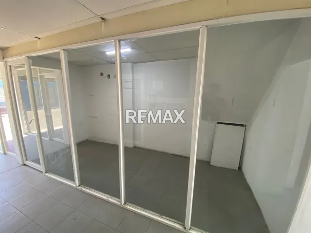 Local Comercial de 15 m² en alquiler en Santa Irene, Punto Fijo · $1 - Foto 1