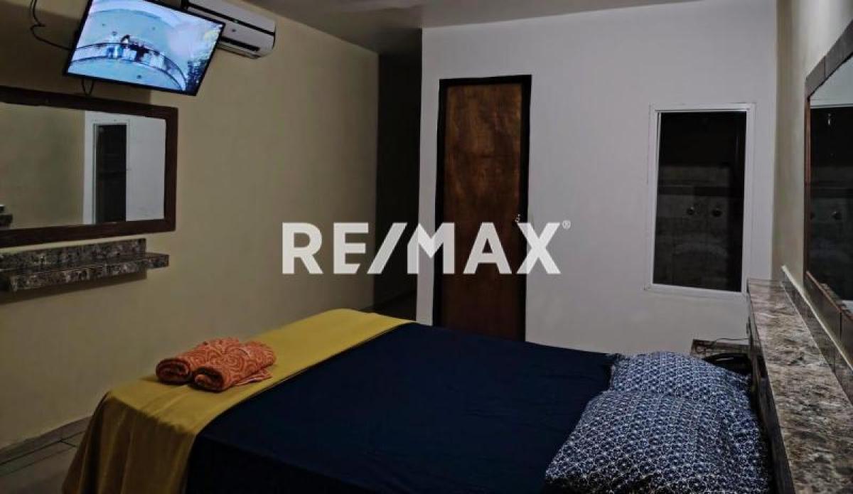 Hotel de 35 hab. y 1.800 m² en venta en Guanadito · $750.000 - Foto 2
