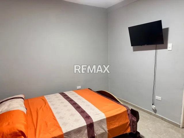 VENDO CASA EN  URB. NUEVA VENECIA II - Foto 3
