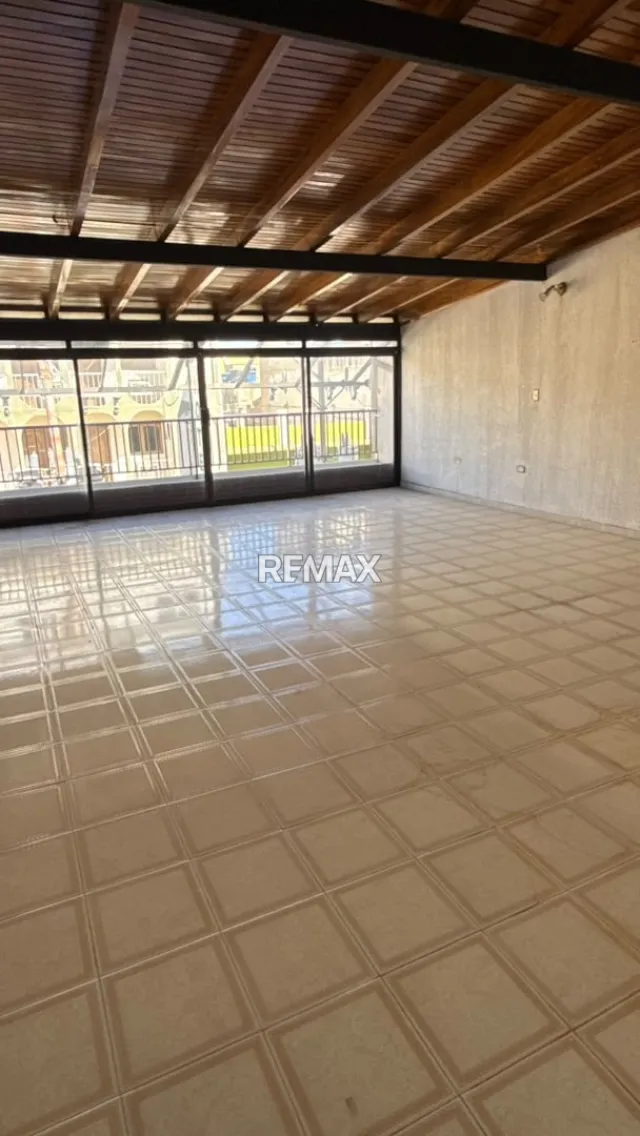 Edificio de 650 m² en alquiler en Punto Fijo · $2.000 - Foto 5