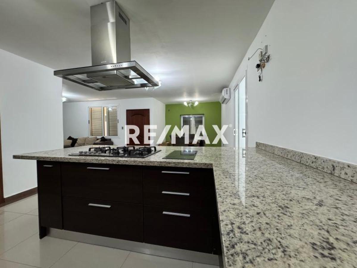 Casa de 3 hab. y 216 m² en alquiler en Puerta Maraven · $800 - Foto 3