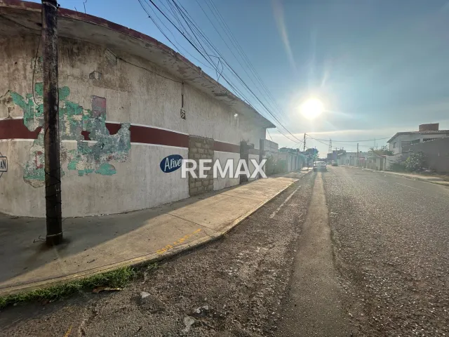 Parcela cercada de 320m2 ubicada en la Calle Monagas entre Garcés y Mariño - Foto 3