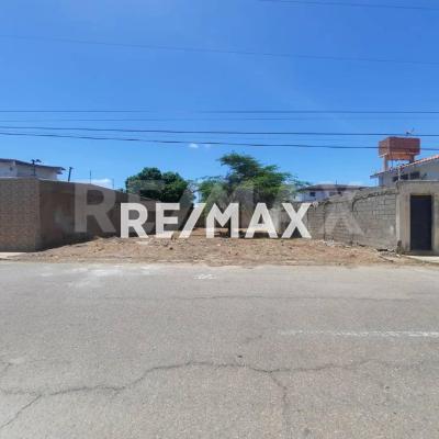 Lote de terreno en venta Urbanización Casacoima.