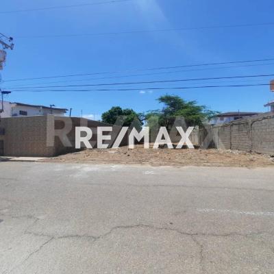 Lote de terreno en venta Urbanización Casacoima.