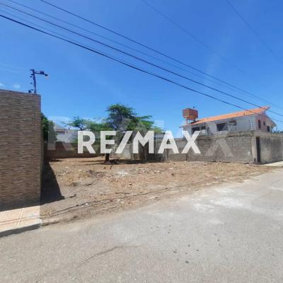 Lote de terreno en venta Urbanización Casacoima.