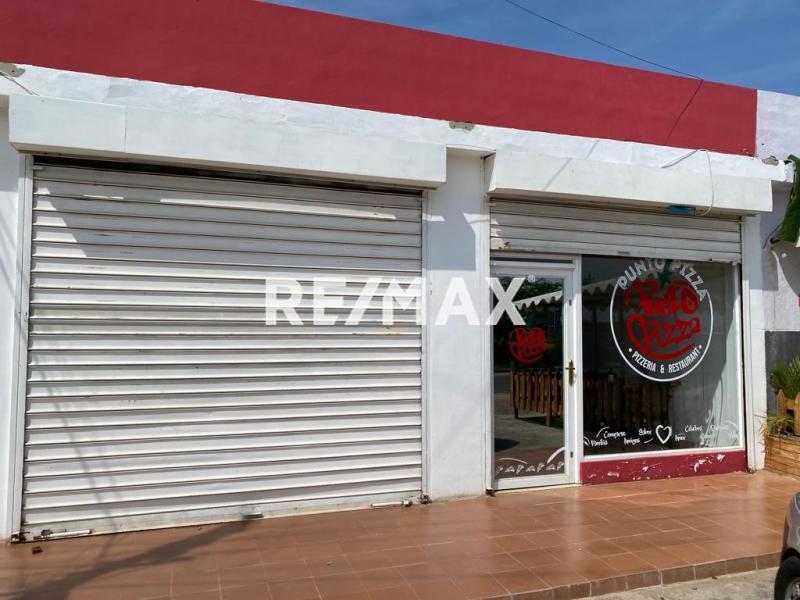 Se Vende Pizzería totalmente equipada en la puerta maraven