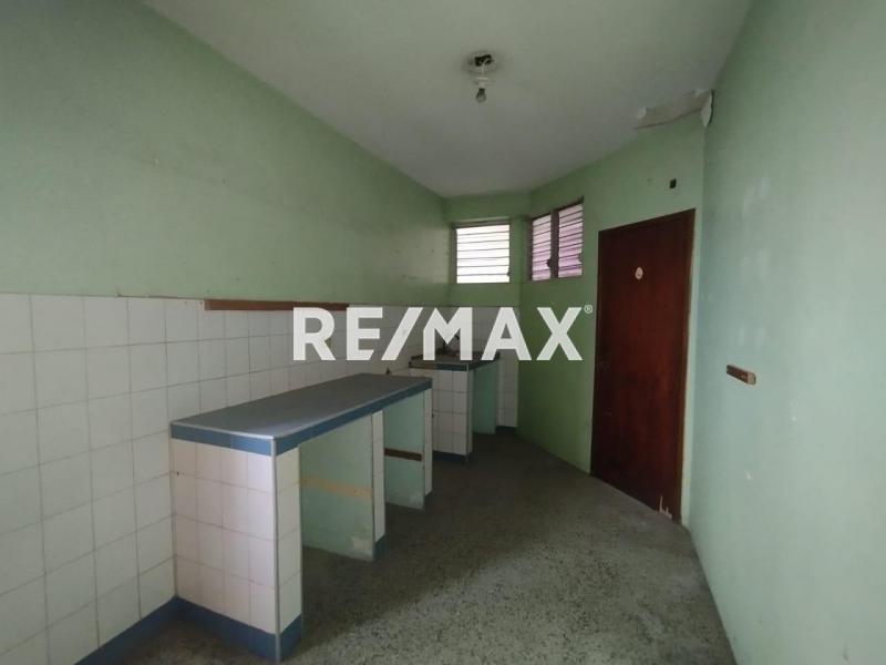 APARTAMENTO EN VENTA UBICADO EN LA AV. BOLIVAR , PUNTO FIJO