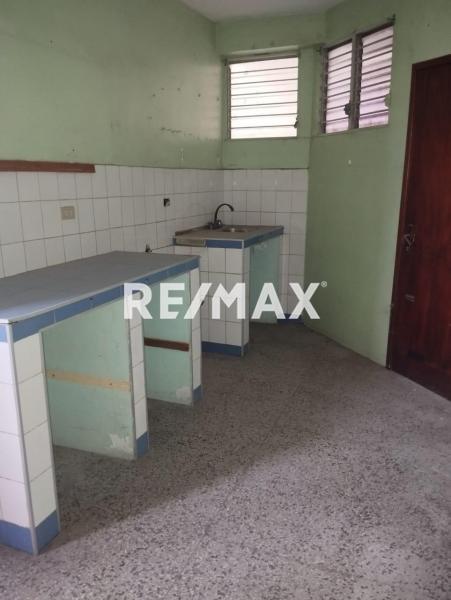 APARTAMENTO EN VENTA UBICADO EN LA AV. BOLIVAR , PUNTO FIJO