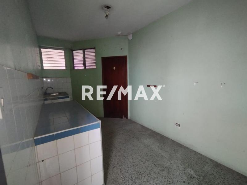 APARTAMENTO EN VENTA UBICADO EN LA AV. BOLIVAR , PUNTO FIJO