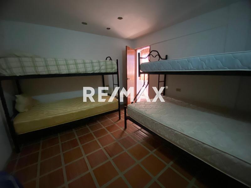 Posada y 3 locales en Venta, Hostal La Casona, Adicora.