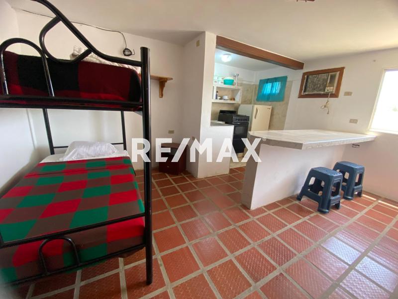 Posada y 3 locales en Venta, Hostal La Casona, Adicora.