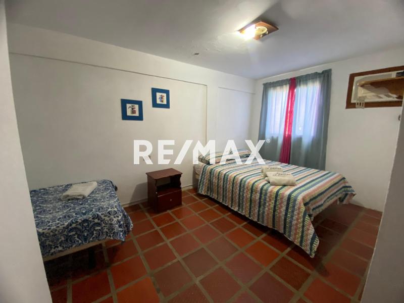 Posada y 3 locales en Venta, Hostal La Casona, Adicora.