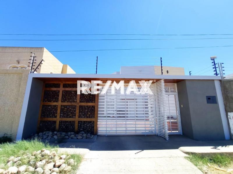 Casa en Venta, Urb. Santa Fe, Punto Fijo