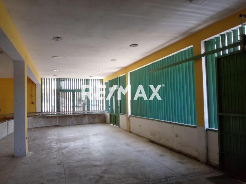 En Venta Edificio Comercial y Residencial Calle Garcés con Bolivia centro de Punto Fijo