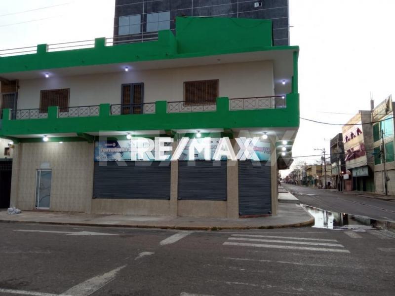 Edificio en Venta, Centro de Punto Fijo.