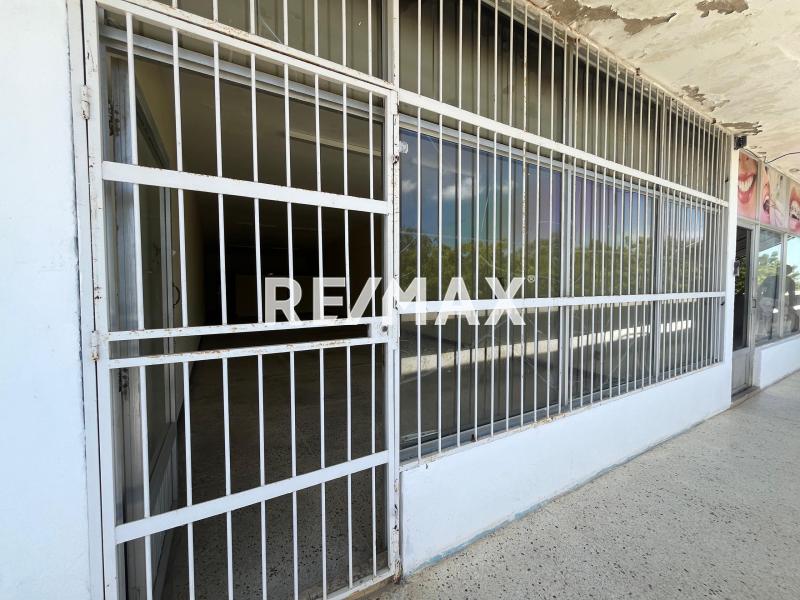 LOCAL COMERCIAL EN VENTA,  PUERTA MARAVEN.