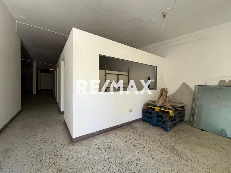 LOCAL COMERCIAL EN VENTA, EXCELENTE UBICACIÓN, MUY CERCA DE LA AV. OLLARVIDES, PTA MARAVEN.