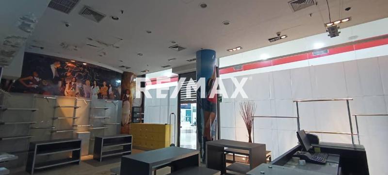 En Venta Local Comercial CC Sambil Paraguana