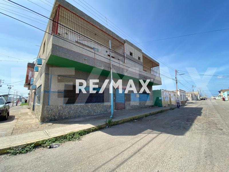 En Venta Edificio Comercial Centro De Punto Fijo