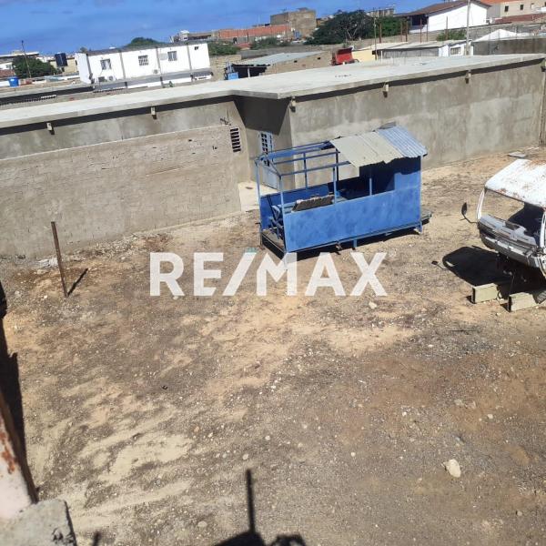 En Venta Galpón-Terreno Maraven