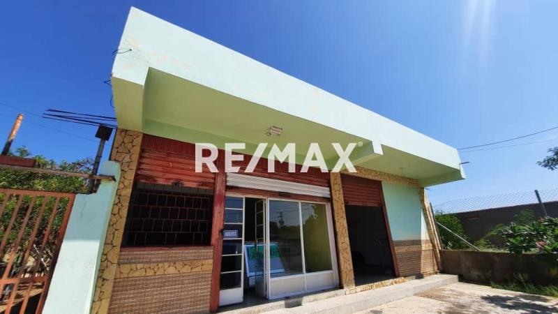 Local Comercial en Venta localizado en Caja de Agua