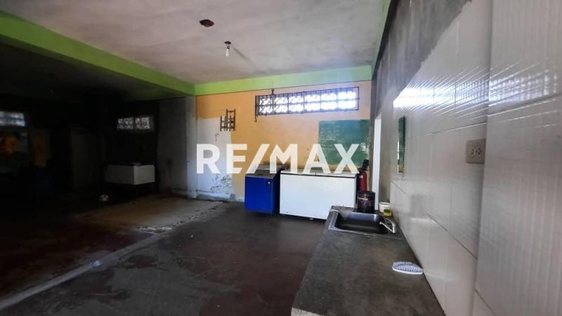 Local Comercial en Venta localizado en Caja de Agua