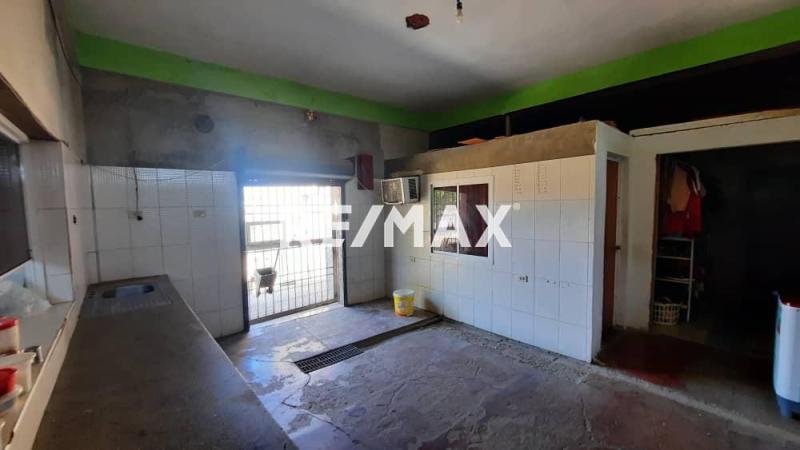 Local Comercial en Venta localizado en Caja de Agua