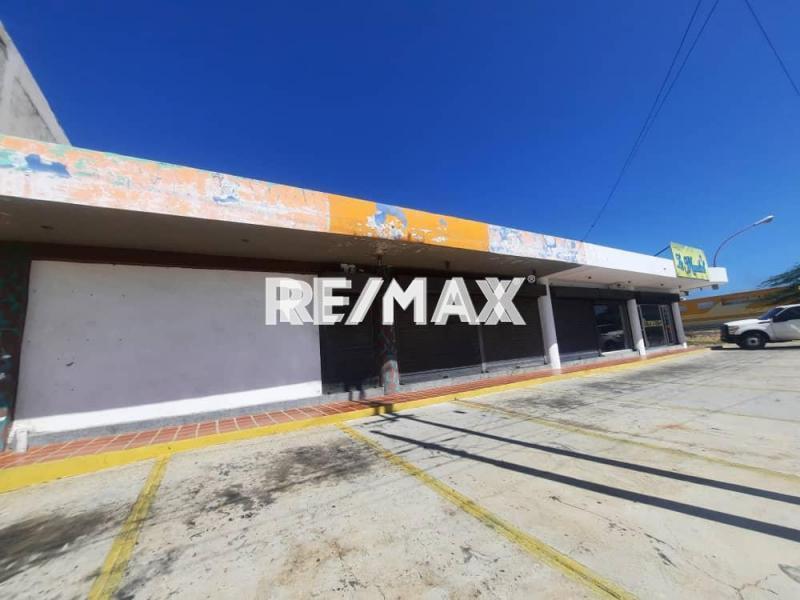 Local Comercial  en venta con registro de comercio ubicado en Avenida Jacinto Lara de Punto Fijo