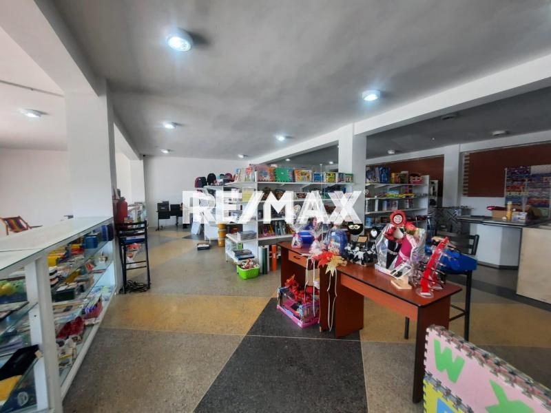 Local Comercial  en venta con registro de comercio ubicado en Avenida Jacinto Lara de Punto Fijo