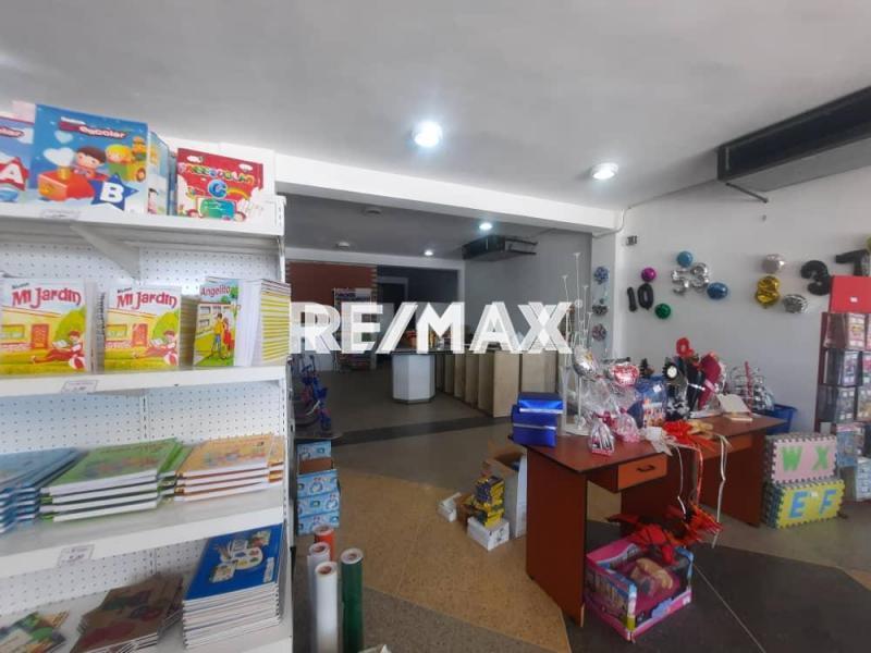 Local Comercial  en venta con registro de comercio ubicado en Avenida Jacinto Lara de Punto Fijo