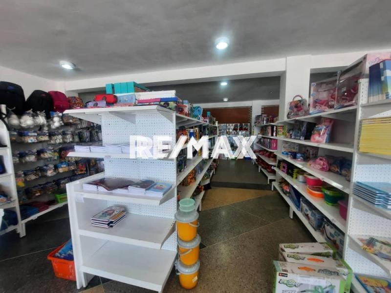 Local Comercial  en venta con registro de comercio ubicado en Avenida Jacinto Lara de Punto Fijo