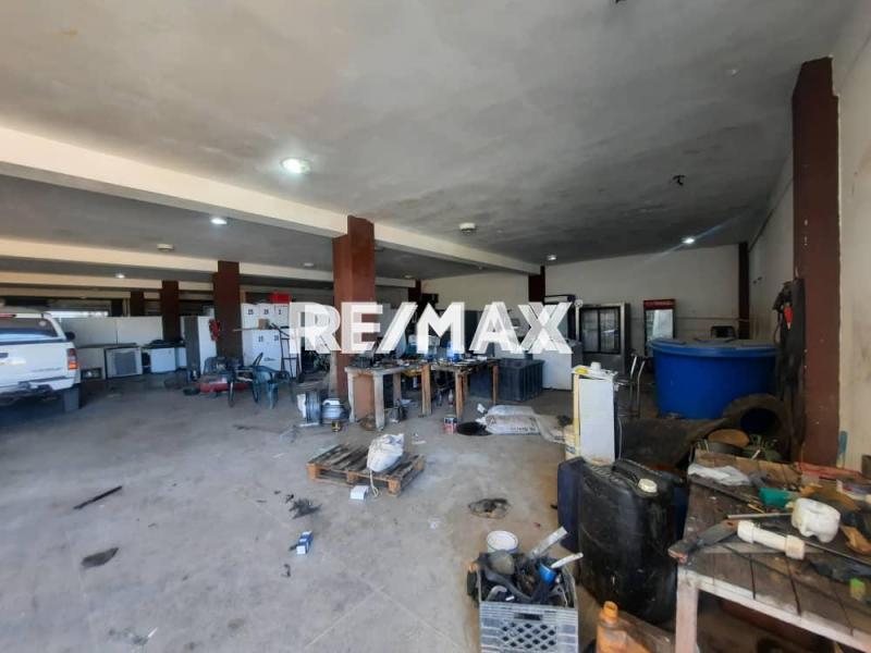 Local Comercial  en venta con registro de comercio ubicado en Avenida Jacinto Lara de Punto Fijo